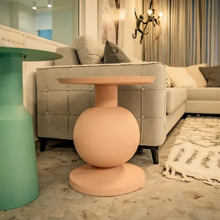 The Glass House Apartment
